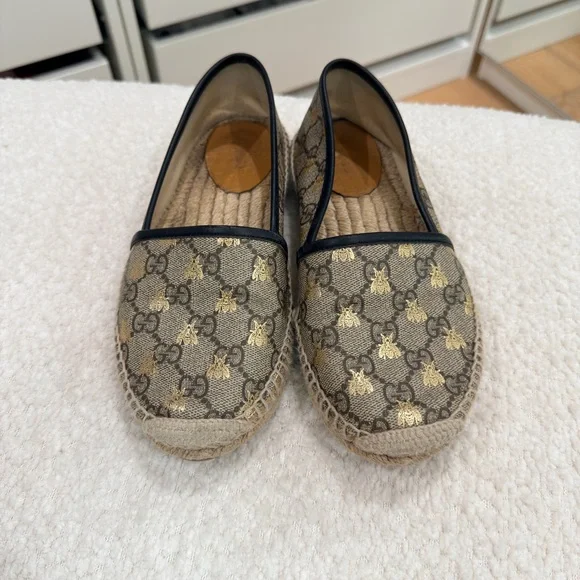 Gucci Beige and Gold Bee Espadrilles 35 - Picture 2 of 11